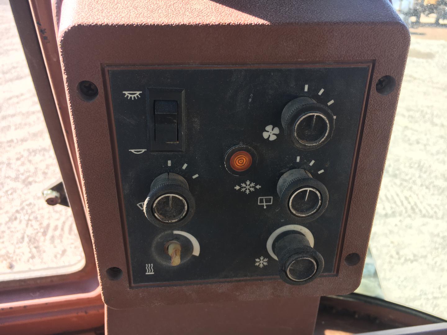 ./imagenes/INVOICE/2019/15940/RETROEXCAVADORA CASE 580SK (33).JPG